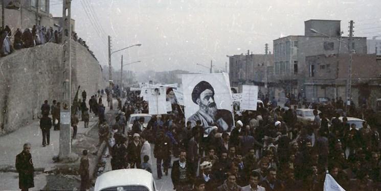 «مرگ بر شاه» گفتن جلوی شاه‌دوست‌ها خیلی مزه دارد!