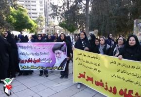 برگزاری مراسم پیاده روی با حضور خانواده های شهداء و ایثارگران در شیراز