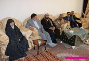 دیدار مسئولان کشوری و استانی از خانواده شهید عباس زاده قره تپه در اردبیل