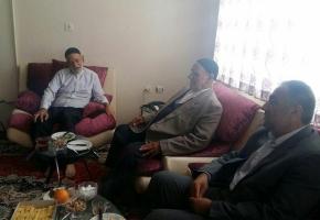 از پدر شهید نصرالهی عیادت شد