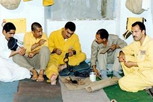 سرکار گذاشتن «سرباز عراقی» توسط اسرای ایرانی!