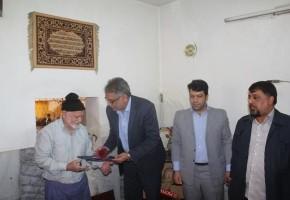 تجلیل از خانواده معلم شهید مهدی فولادی در هفته معلم