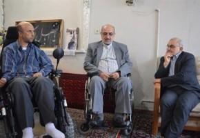 جانبازان اسوه هاي صبر و ایثار هستند