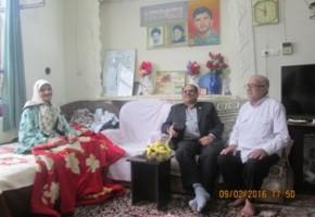 شهدا به ما درس ايستادگي و مقاومت دادند