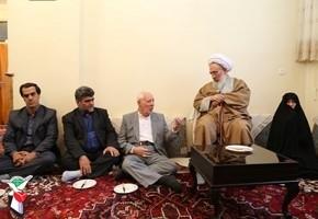 جانبازان نمونه زنده ایثارگری مومنان هستند