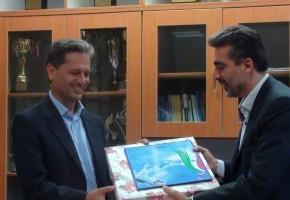 ایثارگران گنجینه های معنوی کشور هستند