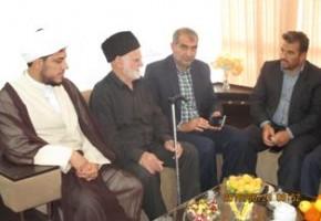 ازخانواده دوتن ازشهداي دفاع مقدس و يك شهيد مدافع حرم دلیجان تجليل شد