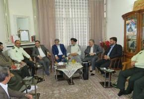 خانواده شهدای مدافع حرم در حریم ولایت قرار دارند