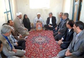 خدمت به خانواده معزز شهدا افتخاری بزرگ و الهی است