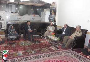 دیدار با والدین معظم شاهد و ایثارگر در عجبشیر انجام شد