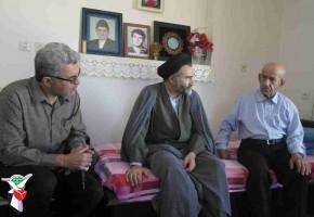 دیدار امام‌جمعه‌ی طالقان با خانواده‌ی شهدا و ایثارگران