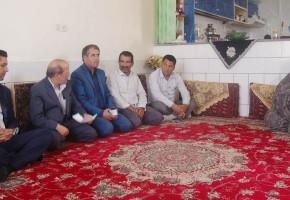 دیدار با خانواده‌های ایثارگران کلاس درس شجاعت است