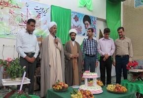 عزت امروز اسلام و مسلمین ثمره خون شهداست