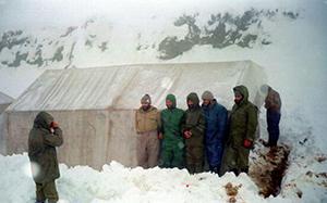 اجساد عراقی‌ها را زیر برف دفن کردیم