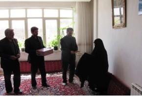 دیدار با خاندان شهدا و ایثارگران زیبنده ترین مروج فرهنگ ایثار و شهادت است