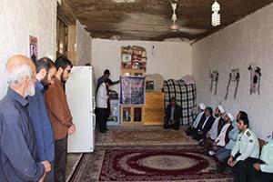 دیدار امام جمعه و مسئولان کوهدشت با خانواده شهید مدافع حرم