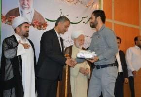 ملت ما قدردان ایثارگری های مدافعان حرم هستند