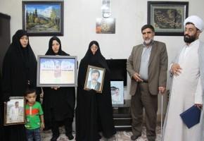 ترویج فرهنگ ایثار و شهادت با تکریم خاندان ایثارگر حاصل می‌شود