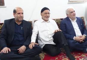 ديدار با خانواده شهدا و ايثارگر موجب تقويت روحيه مي‌شود