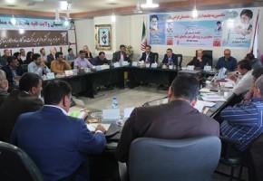 دیدار با پدر و مادران شهدا موجب تقویت روحی آنان می شود