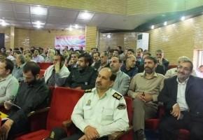 تجلیل از خواهر شهید ورامینی در همایش بانوان نقش آفرین