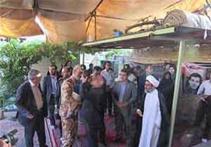 مسؤولان شهرضا از خانواده شهید مدافع حرم سرکشی کردند