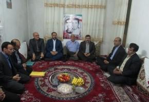 بازماندگان شهدا دستاوردهای گران‌سنگ انقلاب اسلامی هستند