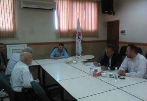 رسیدگی به خانواده شهدا و ایثارگران بر همه لازم است