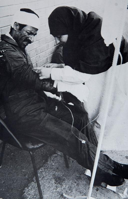 اسرای عراقی بیمار را داوطلبانه آزاد می‌کردیم 