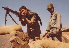 قاب عکس شاه را شکستم و با مدرسه خداحافظی کردم