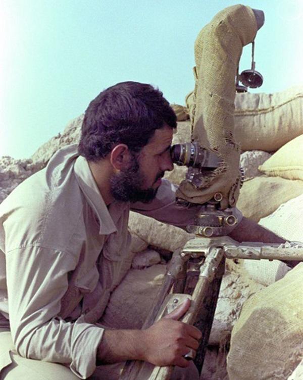 دوربین دوچشمی را غنیمت گرفتم