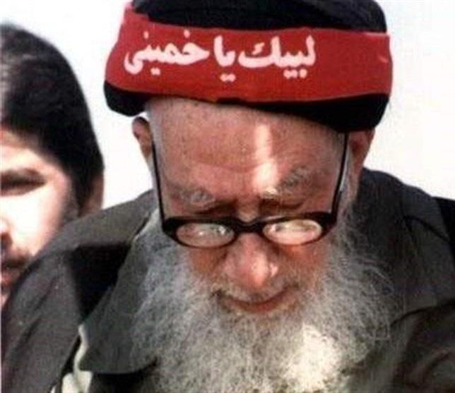 امام شهر خاک پای رزمندگان را طوطیای چشم می‌کرد