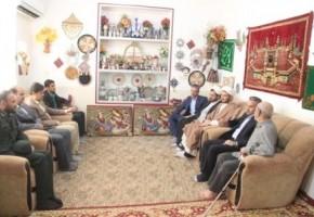 خانواده شهدا مایه عزت جامعه هستند