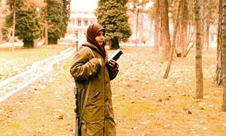 گرفتن عکس یادگاری در نزدیکی مقر دموکرات‌ها