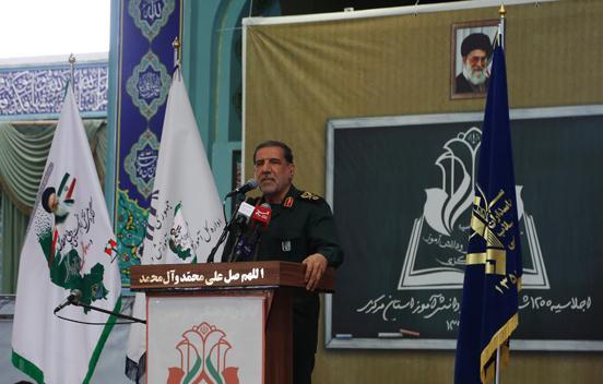 انقلاب اسلامی ایران تا اهتزاز پرچم اسلام بر فراز کاخ‌های ظالمان ایستادگی خواهد کرد