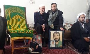دیدار خادمان حرم امام رضا (ع) با خانواده شهید «اسماعیل رشیدی»