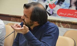 شهدا را به عنوان الگو و اسوه به جوانان معرفی کنیم