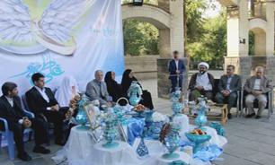 عقد زوج جوان همدانی در کنار شهدای گمنام