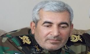 خانواده شهدا در راه دفاع از ارزش‌­ها پای انقلاب ایستاده‌­اند