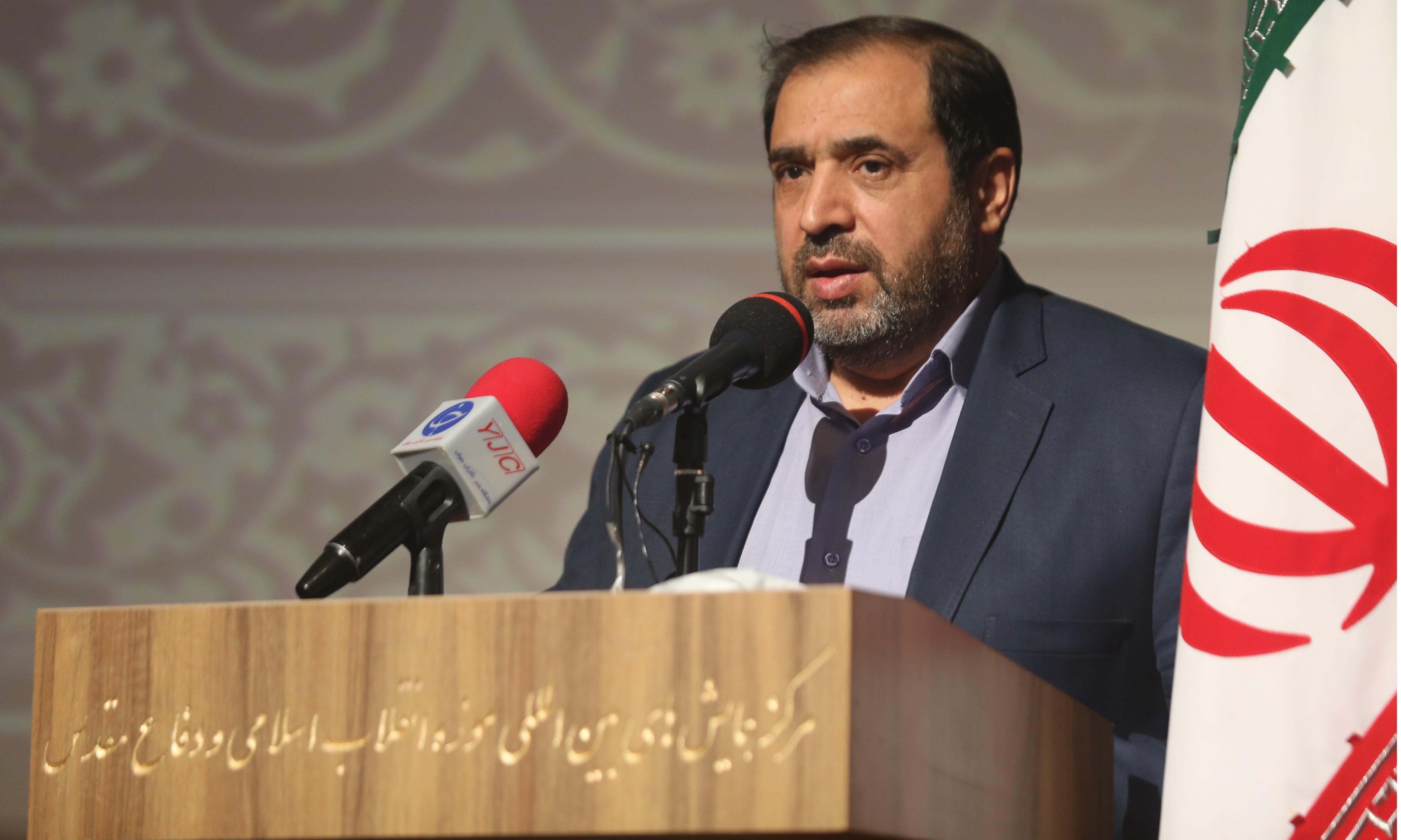 شهدا در قلب مردم جای دارند