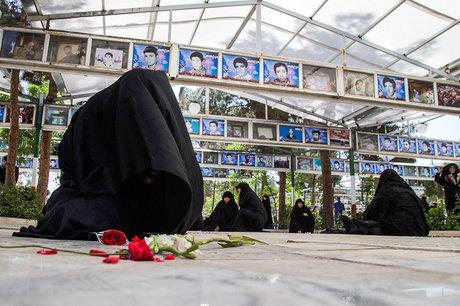 خاطره‌گویی مادران شهدا راهی برای معرفی الگوهایی تربیتی آنان