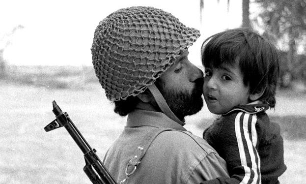 فرزندانم با دیدن پیراهن خونی پدرشان بی‌هوش شدند