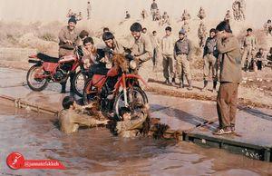  چفیه را روی صورت کاوه ۱۵ ساله کشید