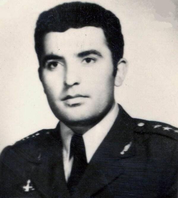 خلبان ایرانی که منافقین با خفگی شهید کردند