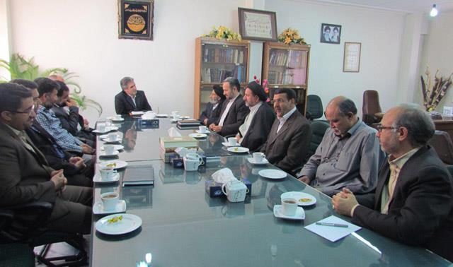 خدمت به خانواده شهدا و ایثارگران بدون منت باشد