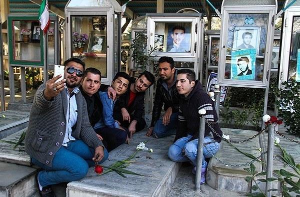عکس سلفی با شهدا
