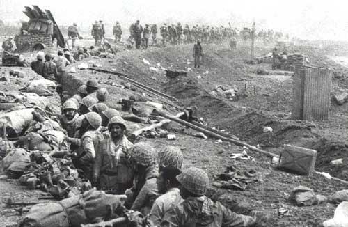 با سر مسیر را نشان می داد!