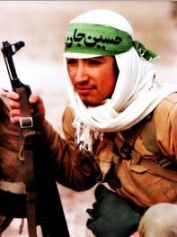 کنار آرزوهای در خاک خفته