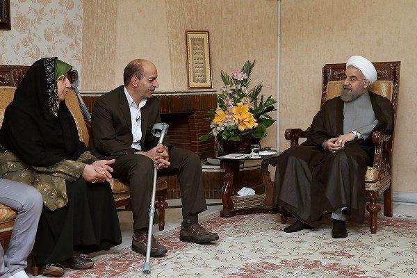 دولت خود را خادم ملت و خانواده شهدا و جانبازان می داند