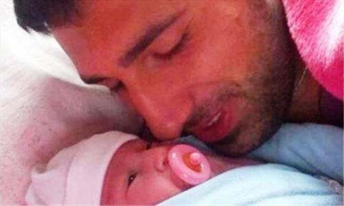 نگاه‌های متفاوت پدر و فرزند +عكس